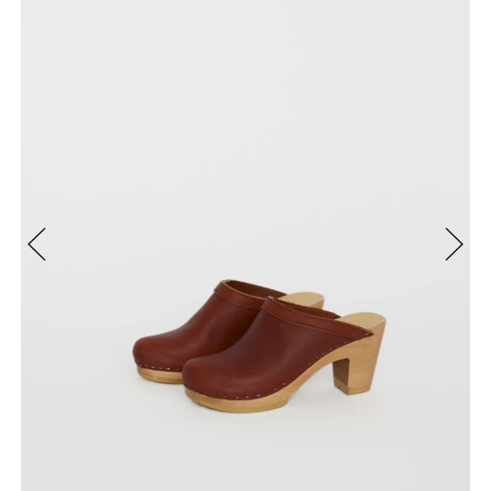 No.6 saddle clogs size 8